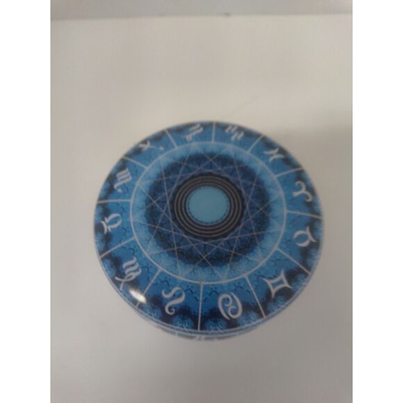 Zodiac Symbols Tin Candle Vanilla New - Picture 2 of 2